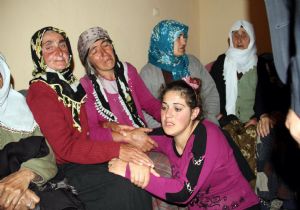 Ardahanlı Şehidin Evine Ateş Düştü 